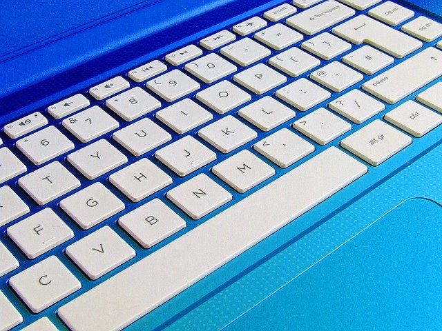 Jak přinutit určité programy, aby se zapnuly ihned po přihlášení do Windows?