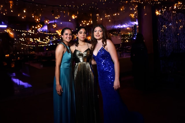 Jak probíhá půjčování šatů v salónech se společenskými šaty?